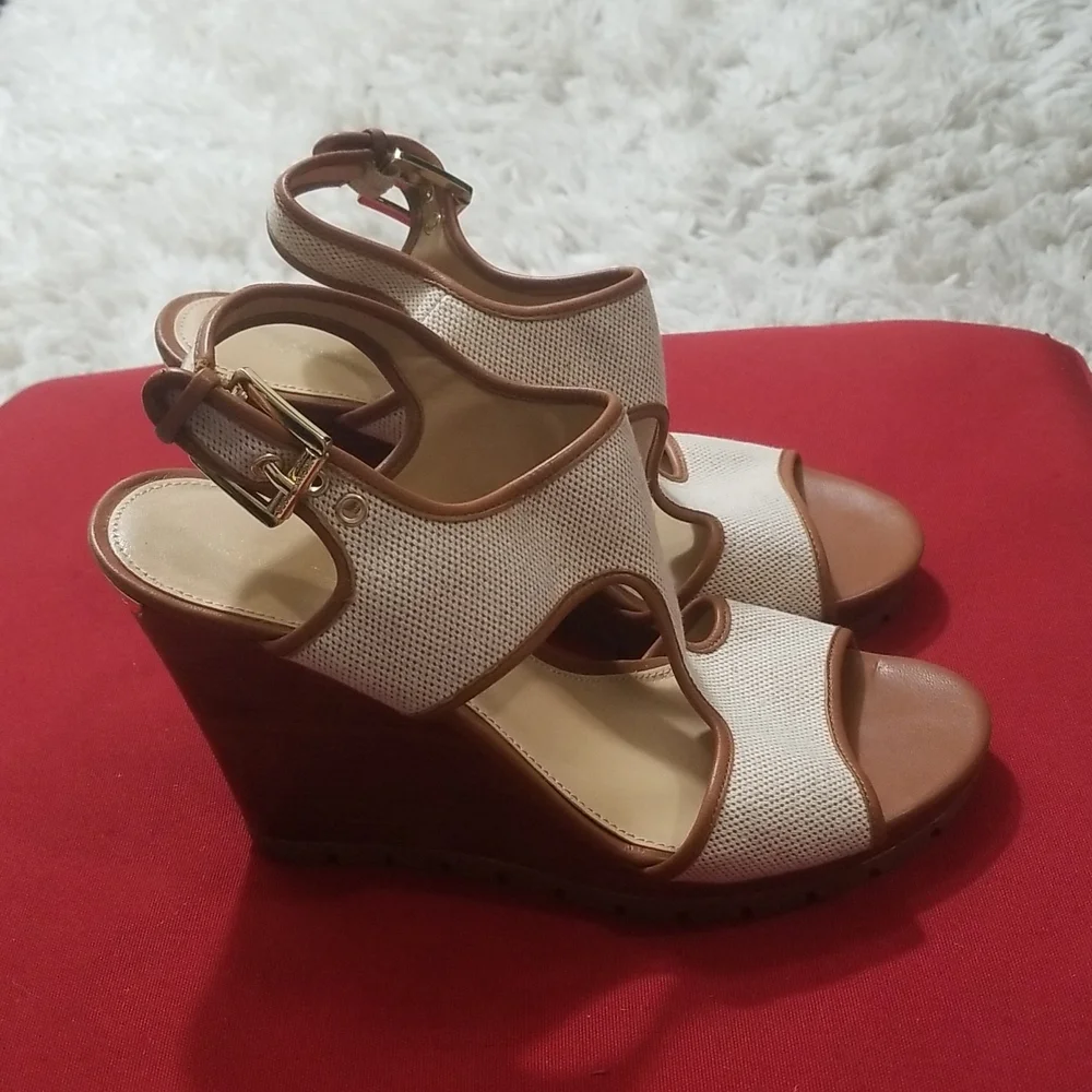 MICHAEL KORS WEDGE SANDALS - Picture 3 of 10